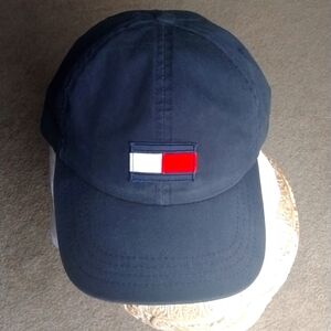 TOMMY HILFIGER HAT